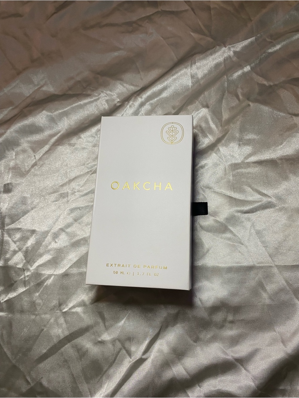 Oakcha kissed glow perfume